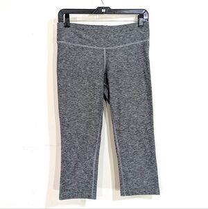New Balance Dry Grey Cropped Capri Leggings - Size Medium Womens